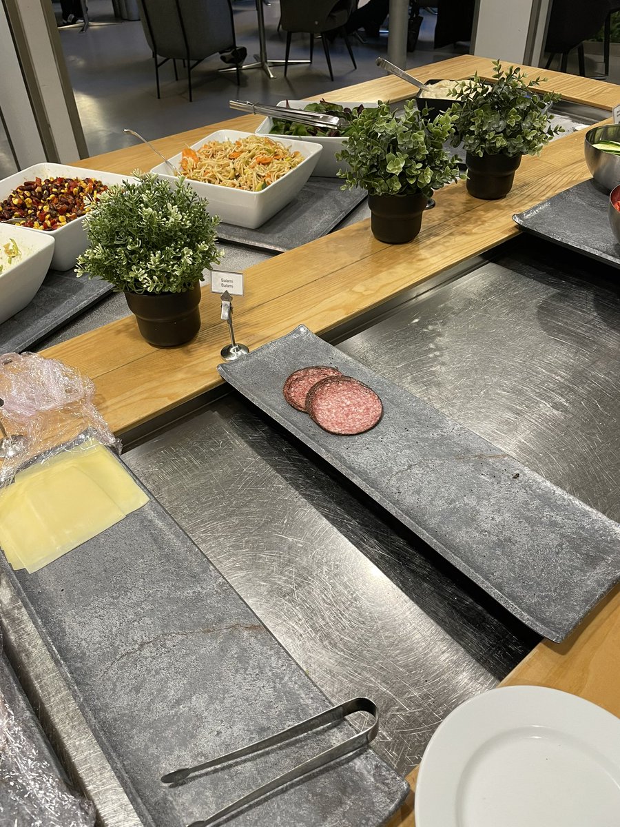 PerInSpain's tweet photo. @British_Airways were you embarrassed to answer the earlier tweet? Very poor offering in the Stockholm lounge today!! https://t.co/nhHno5K5C3