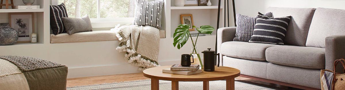 DealsAndMore5's tweet image. 🏡 Blend the Old with the New! Embrace Transitional Style Home Decor for a timeless yet contemporary look. Perfect for any room! 🎨🛋️ #HomeStyling #InteriorDesign #TransitionalDecor #affiliate 

amzn.to/3S4eoZm