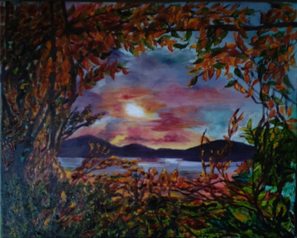 A reminder of brighter, autumnal days...
Autumnal Loch Sunart Sunset 🎨 

#art #supportingartists #painting #oilpainting #artistslife #scottishlife #scotland #lochsunart #WOMENSART #WOMENSART1