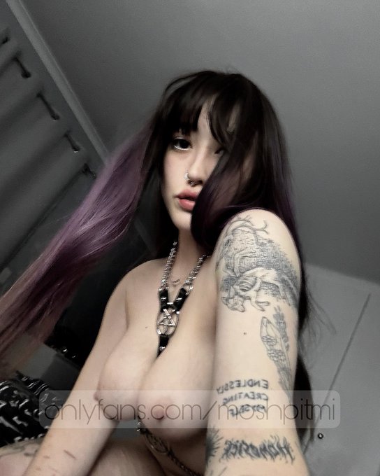 new year new subbies to join my cult https://t.co/wmwnmmjQQ1<a href="/tag/mvsales"class="tags"><span>#mvsales</span></a>