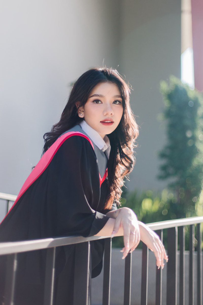 SometimePhoto's tweet photo. นอกรอบ/วันอื่นๆยังว่างอยู่
นอกรอบวันจริงถามได้เลยน้า
https://t.co/BUIlY766v5

#ช่างภาพผู้หญิง #ช่างภาพรับปริญญา #ตากล้องผู้หญิง #ตากล้อง #ตากล้องนอกรอบ #ช่างภาพนอกรอบ #ตากล้องรับปริญญา #หาช่างภาพ https://t.co/JheT7BqSxq