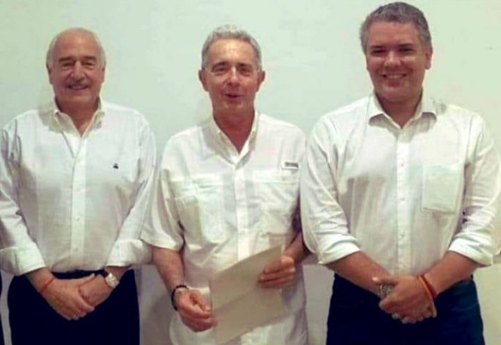 sutosindi's tweet photo. El pedófilo, el asesino y el ladrón. https://t.co/maMwdwpbgT