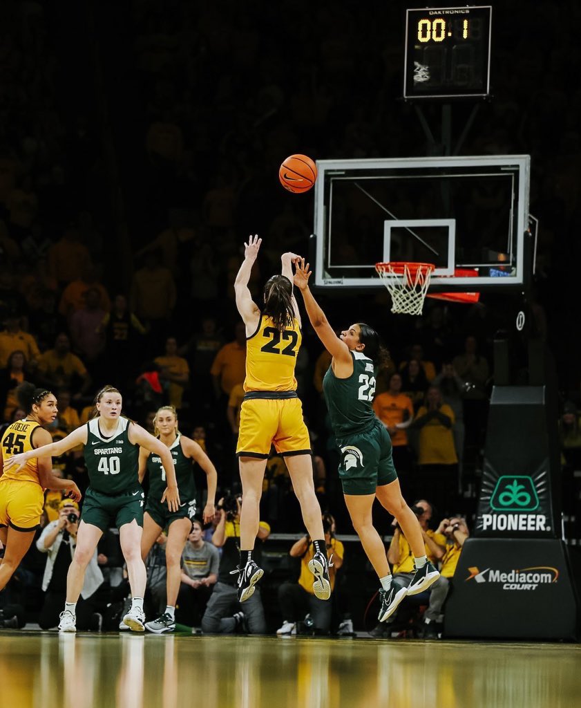 Ballislife's tweet photo. To everyone saying Caitlin’s shot shouldn’t have counted… https://t.co/7jsk89ntCY