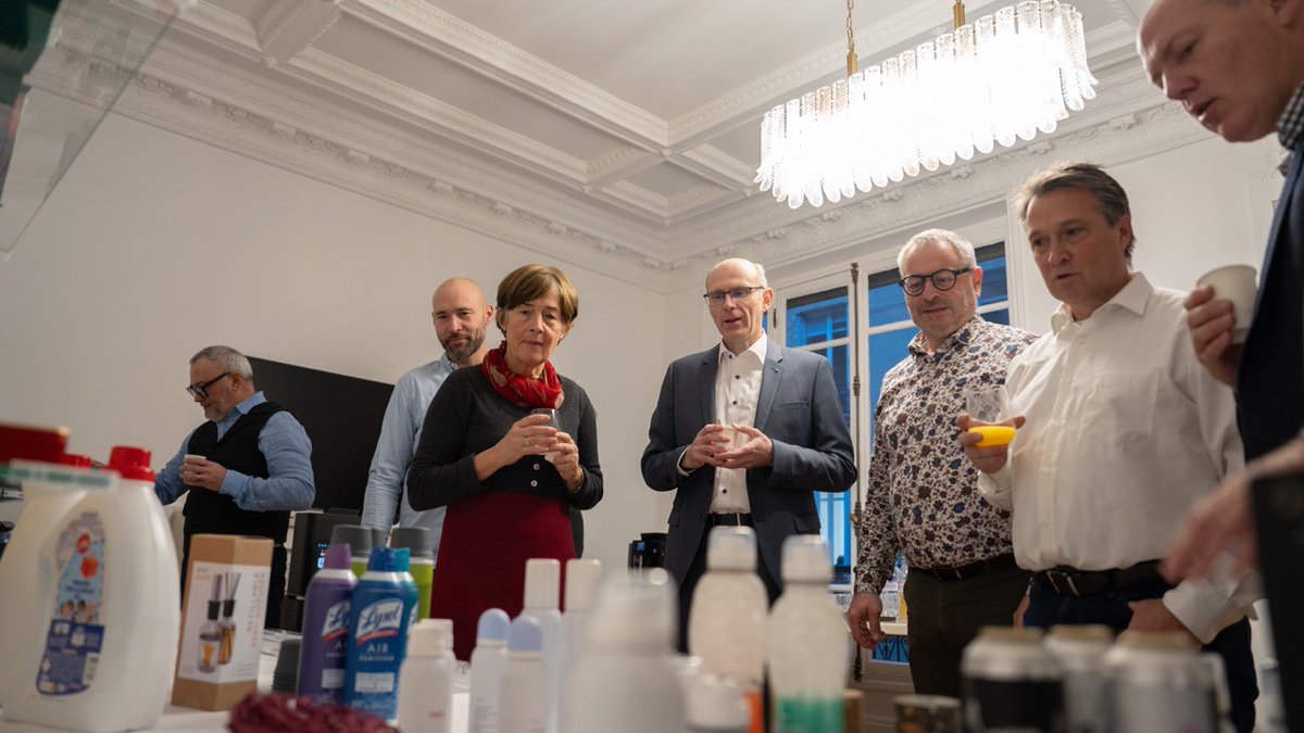 PARIS PACKAGING WEEK MAAKT FINALISTEN BEKEND

<a href="/ParisPackWeek/">Paris Packaging Week</a> maakte gisteren bekend wie er kans heeft om de prestigieuze ADF, PCD en PLD Innovation Awards te winnen. 

Lees meer: tinyurl.com/5dvbtwxj