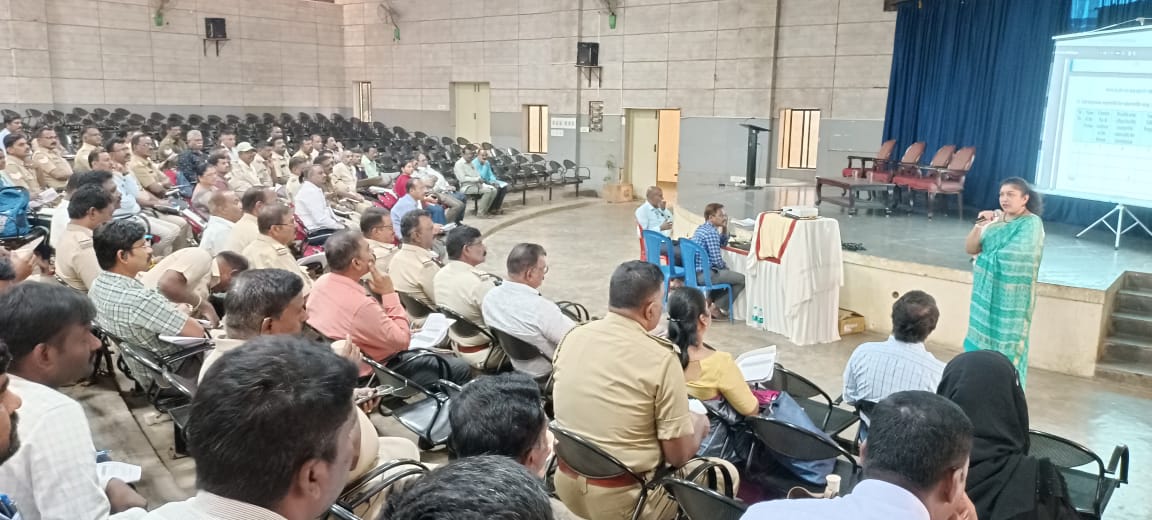dcchnagar's tweet photo. ಇಂದು ನಗರದ ಜೆ.ಹೆಚ್. ಪಟೇಲ್ ಸಭಾಂಗಣದಲ್ಲಿ ನೇಮಕಗೊಂಡಿರುವ ಸೆಕ್ಟರ್ ಅಧಿಕಾರಿಗಳಿಗೆ ತರಬೇತಿಯನ್ನು ಆಯೋಜಿಸಲಾಗಿತ್ತು.
https://t.co/io5sVwymkE
#Chamarajanagar #Elections2024 #LokasabhaElections #SectorOfficers #Training
@ceo_karnataka @ECISVEEP @SpokespersonECI https://t.co/qC9yu1LU7E