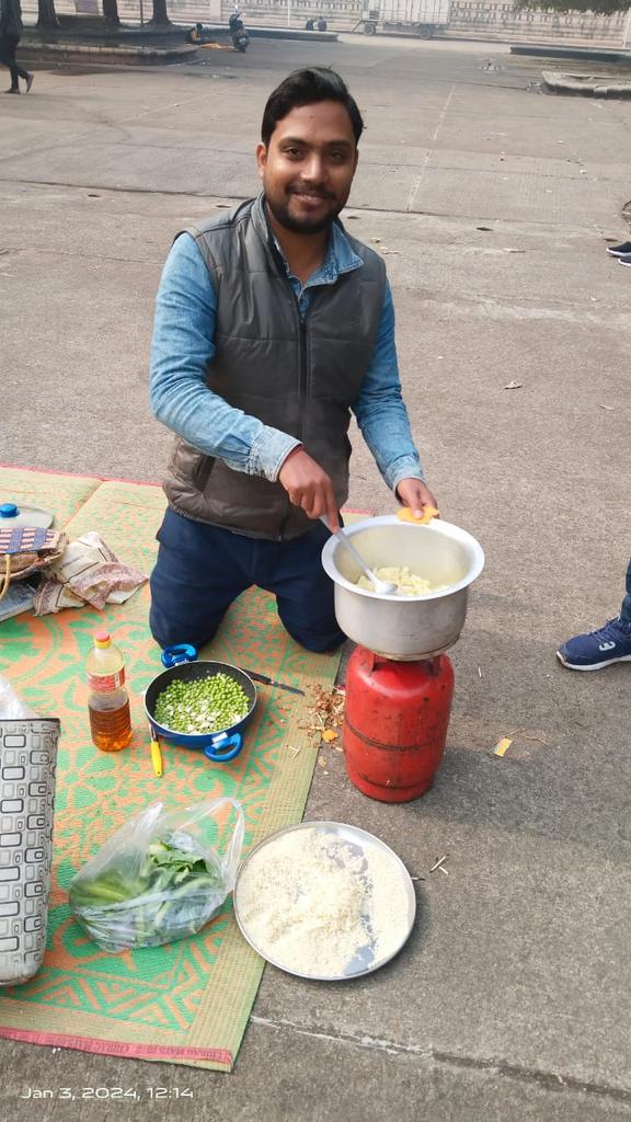 arsh4109's tweet photo. न्याय की उम्मीद में दर-दर भटकने पर मजबूर आंखों के आंसू भी सूख गए 2 माह से अधिक ईको गार्डन में ठंडे मौसम की मार झेलते अपने अंतिम परिणाम और नियुक्ति की प्रतीक्षा करते ASO/ARO 2019 के अभ्यर्थी दया करें 🙏
@myogiadityanath 
@brajeshpathakup 
@myogioffice 
@myogioffice 
@PragyaLive https://t.co/HDBWHP6KtP