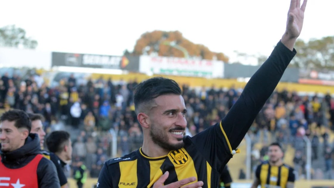 NicoFernandezBB's tweet photo. #FederalA

📰 El mercado de pases de @Olimpo_Oficial 

🖋️ Nuevo DT: Pedro #Llorens (#Racing de Córdoba)

👍 Sigue: Luis Vila

👉 Seguirían: Cevasco, Gutiérrez, Martín García y Hadad

⁉️ Incógnita: Affranchino y Araujo

📄 Tienen contrato: Ramírez, Di Buo, Coacci y Pipa Fernández https://t.co/Irum5VOchU