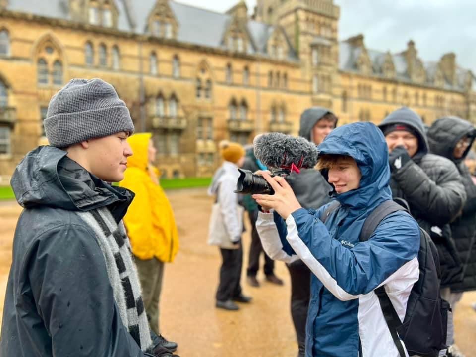 2CMediaTV's tweet photo. Key West High School Students Will Forster &amp; Valeria Juarez competed in a 24 hour film contest to win this trip to London. We’re so proud to sponsor these two talented students to travel to London to document the Marching Conchs performance in The London New Year’s Day Parade. https://t.co/7DP2vuZasA