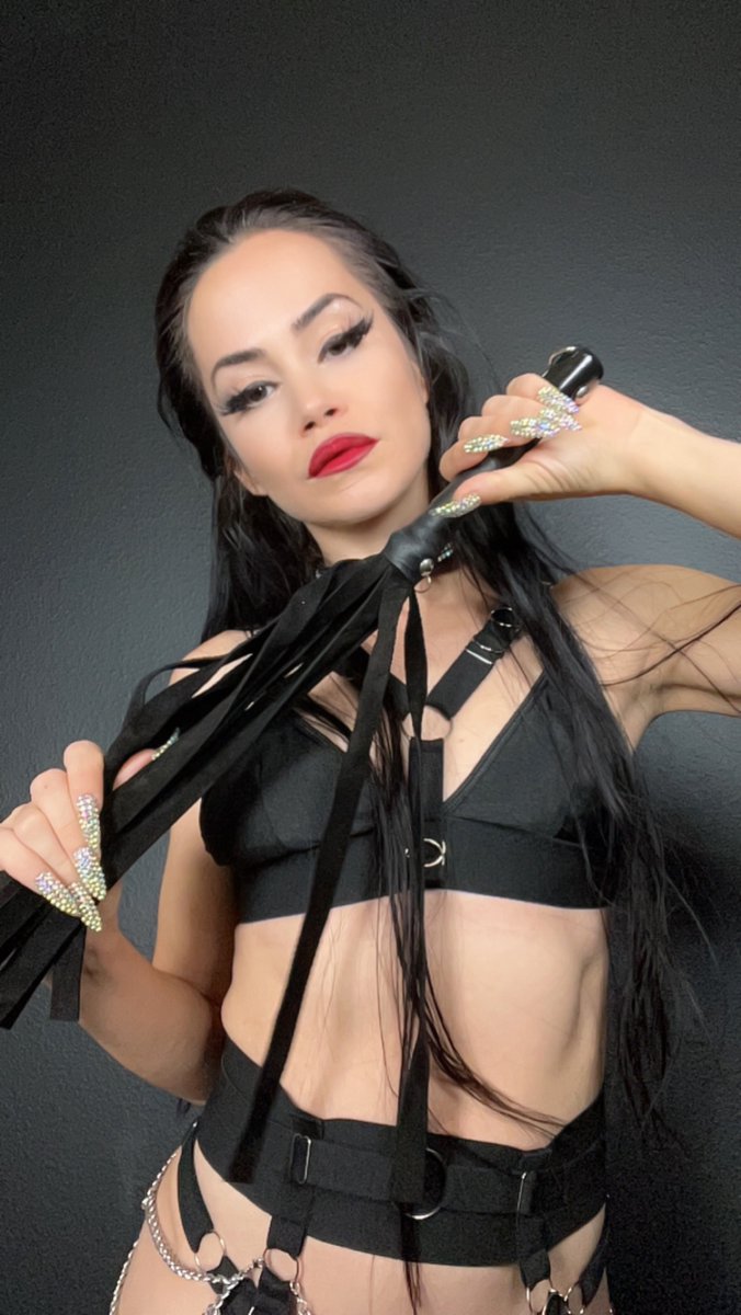 ladynaomix's tweet photo. Feeling brave enough to submit to my every desire? I'm now offering my most coveted content for free on OnlyFans. Let me guide you to new heights of pleasure. DM me for the exclusive link. #DommeModel #FreeOnlyFans #Submission #BDSM #TwitterFetishCommunity https://t.co/ZgcnNuCh2Y