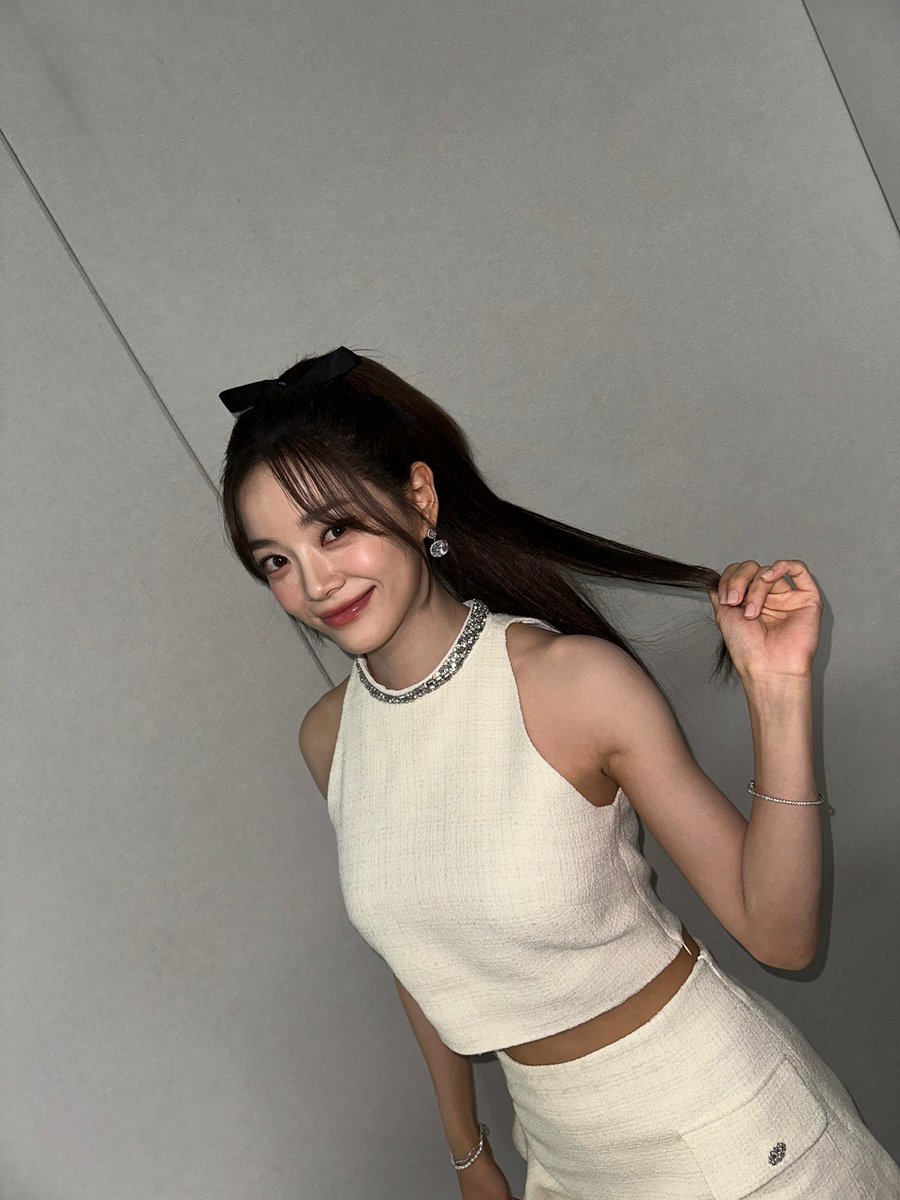 0828_kimsejeong's tweet photo. [🎥] 잠시 후 오후 10시 40분 SBS <유니버스 티켓> 8화가 방송됩니다!
 
새해에도 수요일 밤은 세정 유니콘과 함께해요🤍
 
#김세정 #KIMSEJEONG #세정 #SEJEONG #유니버스티켓 #UNIVERSETICKET https://t.co/EoBbvQZrbC