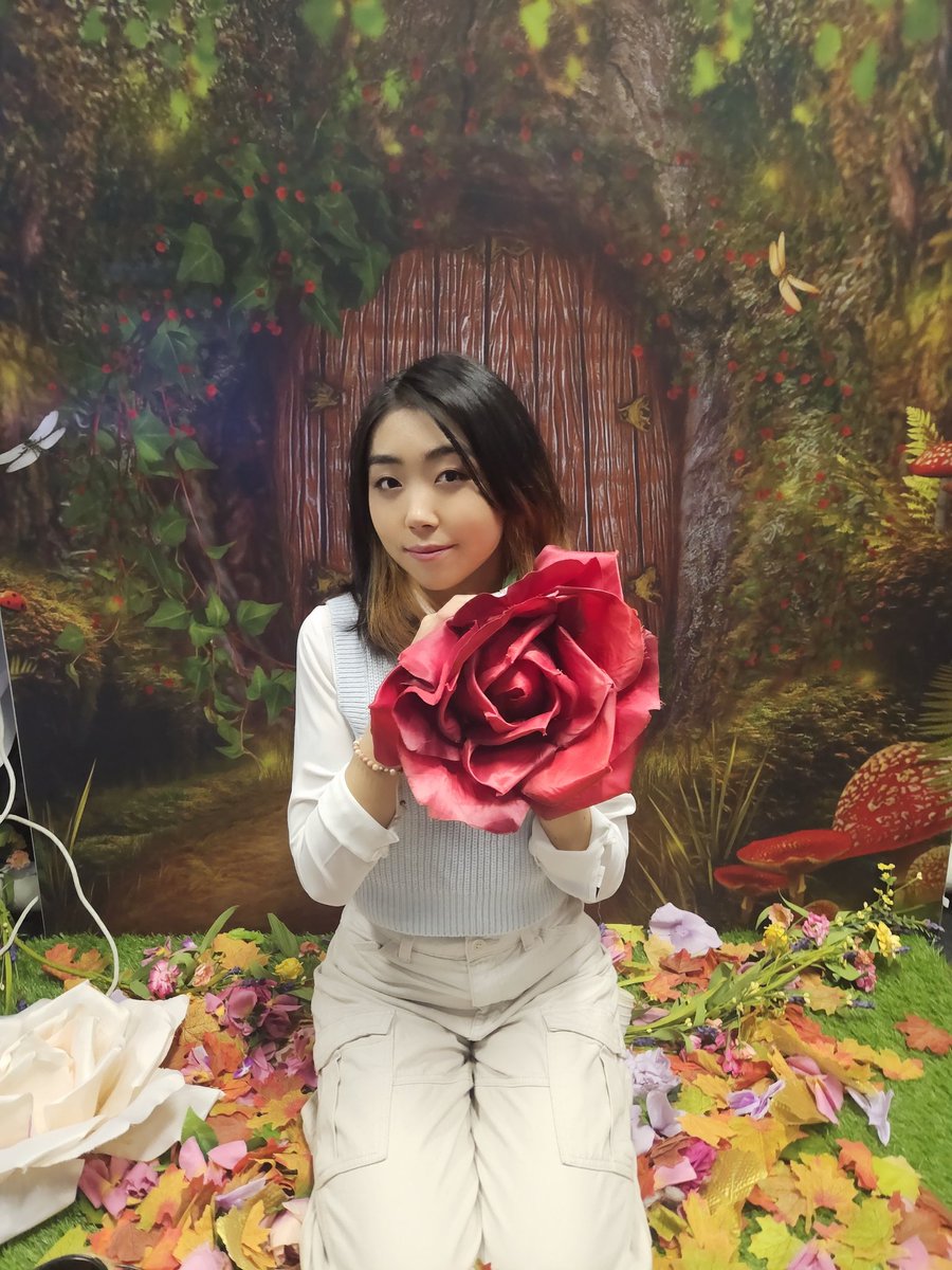 hells_waltz's tweet photo. (*´꒳`*)ɞ .｡✧･ﾟ:* ~♡🌹 https://t.co/NgB8U4tHQF