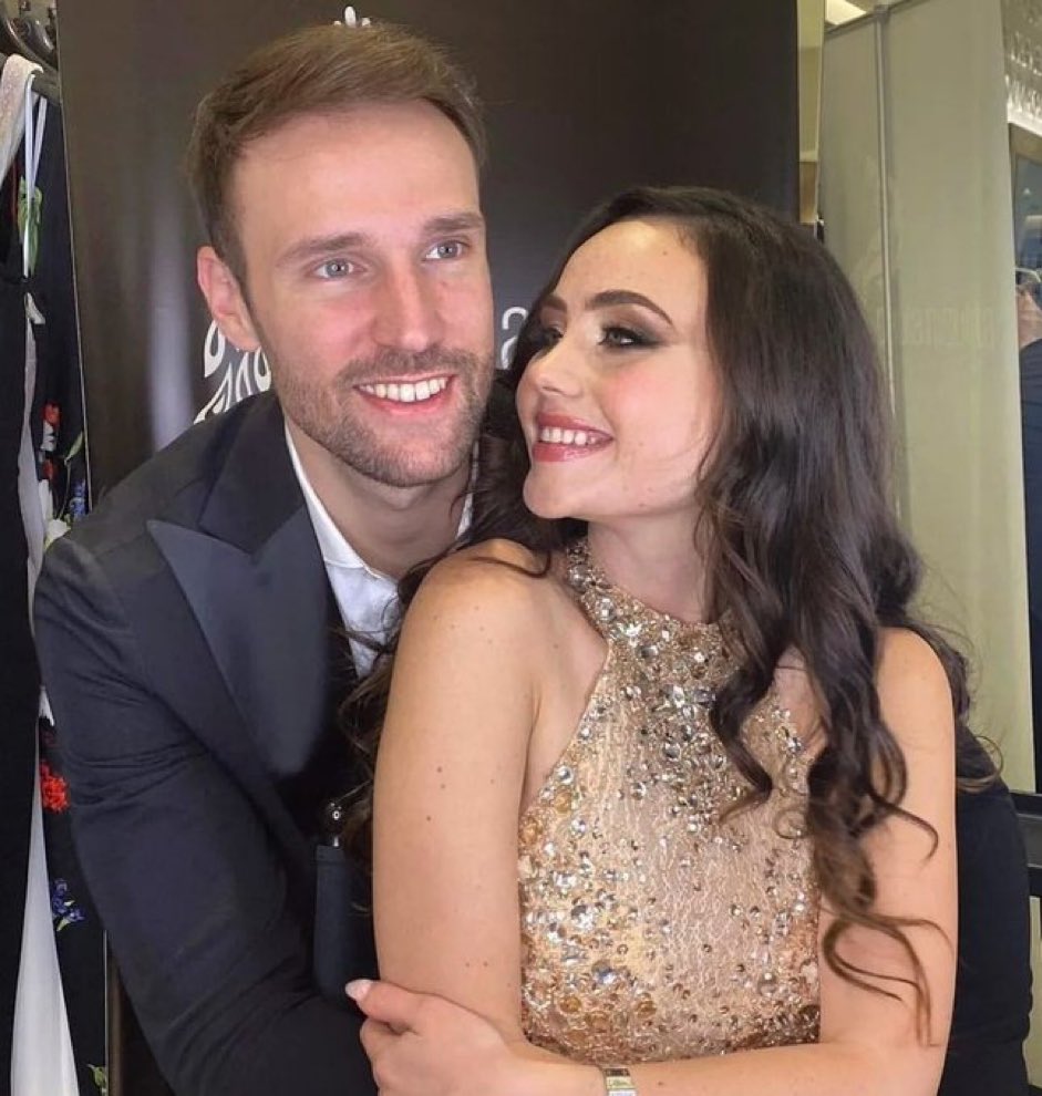 CerchiaiR's tweet photo. #zengavo #rosalindacannavo #andreazenga splendida coppia 😍😍❤️❤️❤️❤️ https://t.co/tVe1qSHY2n