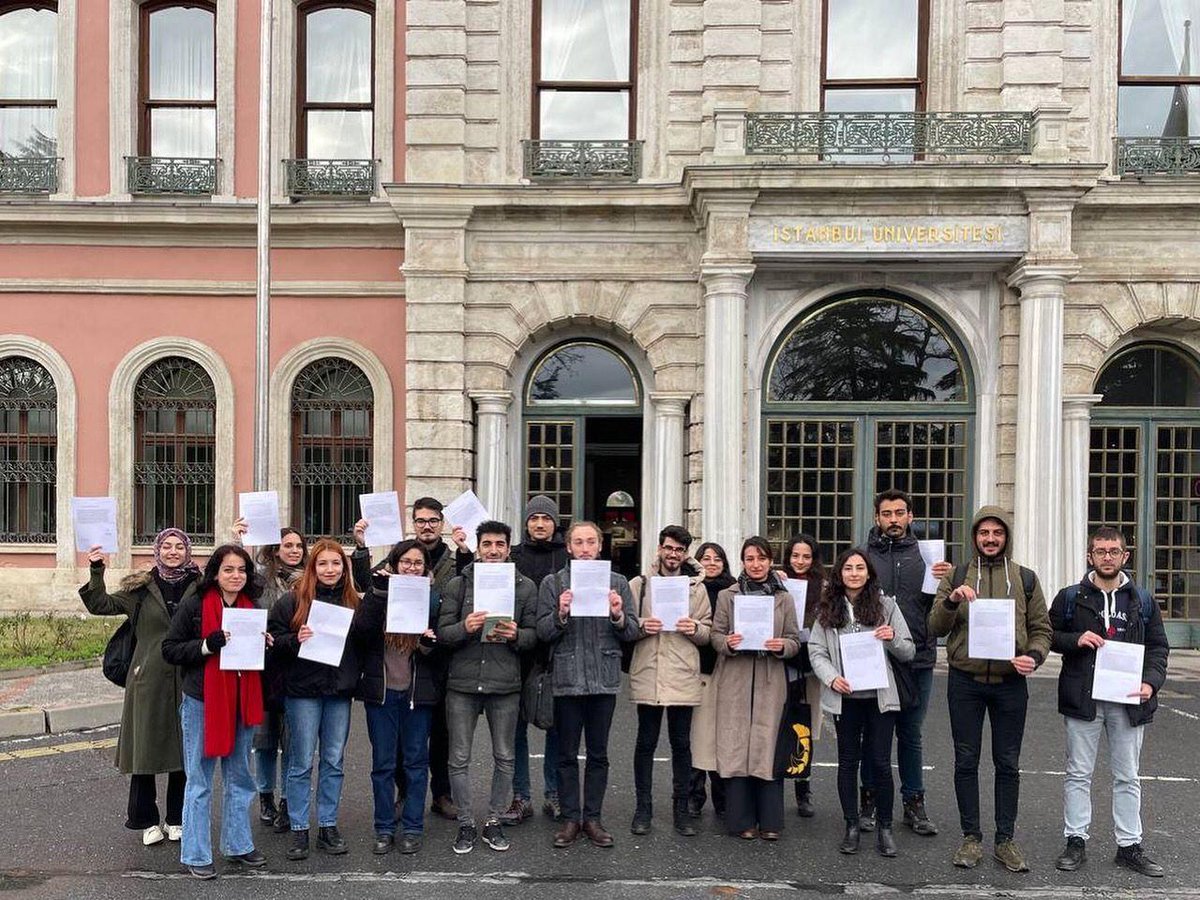 Sivil Alan Araştırmaları (CSSA) (@civicspace_tr) on Twitter photo İstanbul Üniversitesinde #CİTÖK Kurma Mücadelesi Sonuç Verdi!
Pınar Öztürk✍️
<a href="/iukadinkomisyon/">İÜ Kadın Çalışmaları</a> üyesi ve İstanbul Üniversitesi Siyaset Bilimi ve Uluslararası İlişkiler öğrencisi CİTÖK’ün ne olduğu, fikrin nasıl ortaya çıktığı ve sürecin nasıl işleyeceğine dair detayları paylaştı. İstanbul Üniversitesinde #CİTÖK Kurma Mücadelesi Sonuç Verdi!
Pınar Öztürk✍️
<a href="/iukadinkomisyon/">İÜ Kadın Çalışmaları</a> üyesi ve İstanbul Üniversitesi Siyaset Bilimi ve Uluslararası İlişkiler öğrencisi CİTÖK’ün ne olduğu, fikrin nasıl ortaya çıktığı ve sürecin nasıl işleyeceğine dair detayları paylaştı.