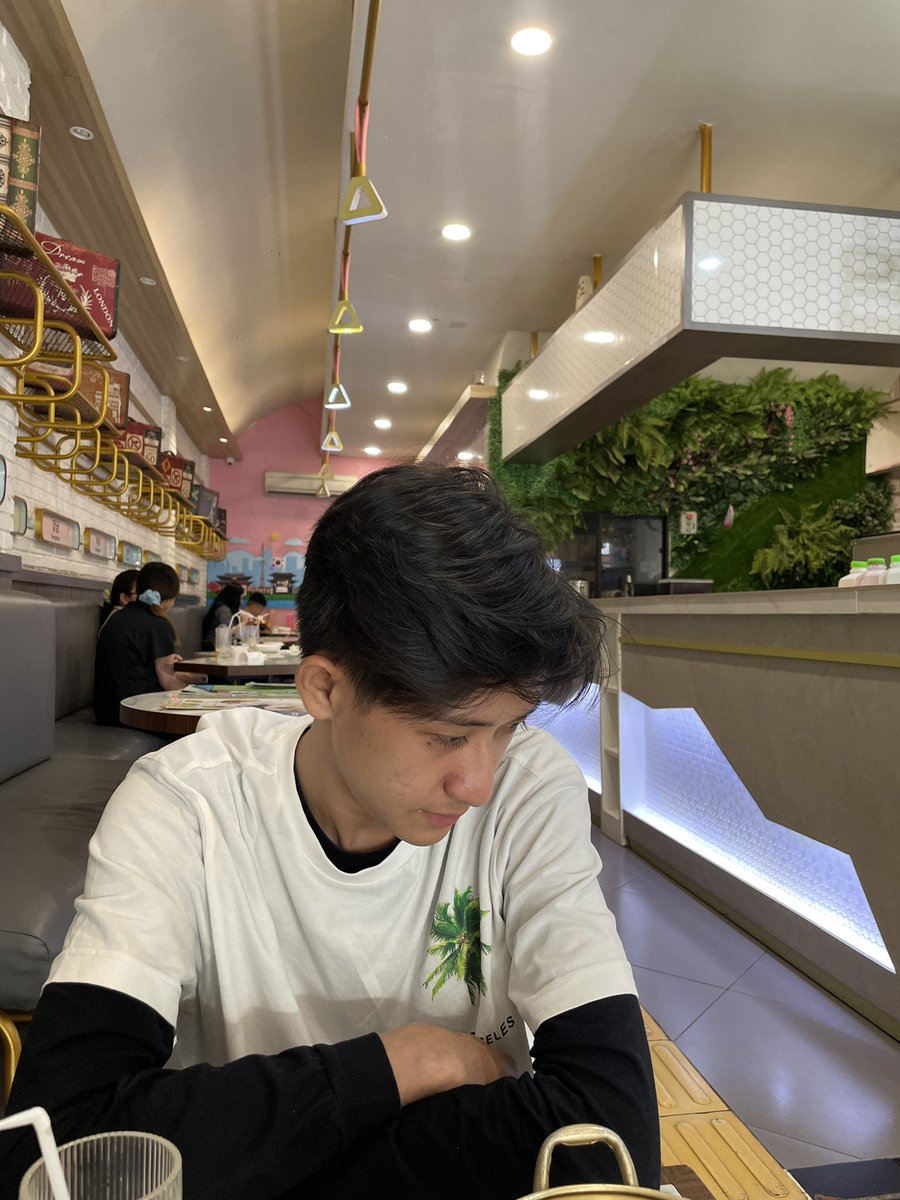 ditessential's tweet photo. kpn ya difotoin diem" sama pcr https://t.co/zK6aIJ3Dhs