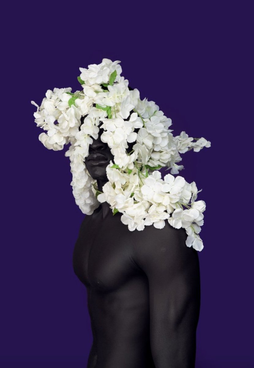 #ObraDelDía 🖼 

‘Black Flower Boy’ (2021) Morgan Otagburuagu

A través de poderosas y experimentales imágenes, el fotógrafo nigeriano Morgan Otagburuagu habla de la belleza de la piel negra y de los aspectos pocos conocidos de la masculinidad.