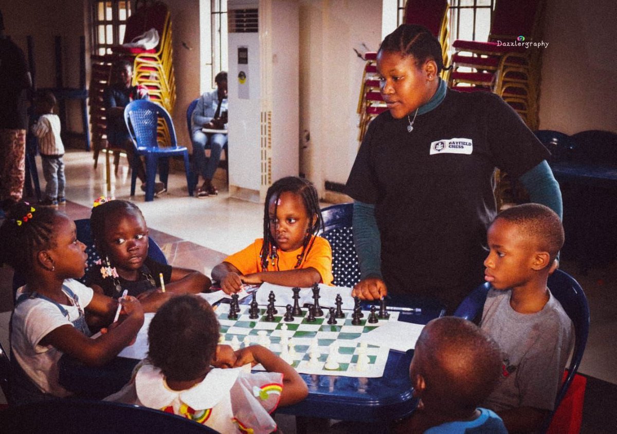 rayfieldchess's tweet image. Wow! It's amazing how children's minds work. During a training session, a 10-year-old explained the logic behind the arrangement of chess pieces on the board. #InspiringYoungMinds #ChessLogic