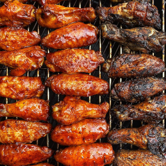Wings make the world go around I reckon! Truly when you have lovely wings like these! How many are you in for? 😋
🐓⁠
🐓
📷 @bbqlondon Some more smoked wings! Cherry bbq & Jerk 💨 🍒 🔥 🌶 .
Smoker - @weberuk smokey mountain
Free range wings - @farmisonuk