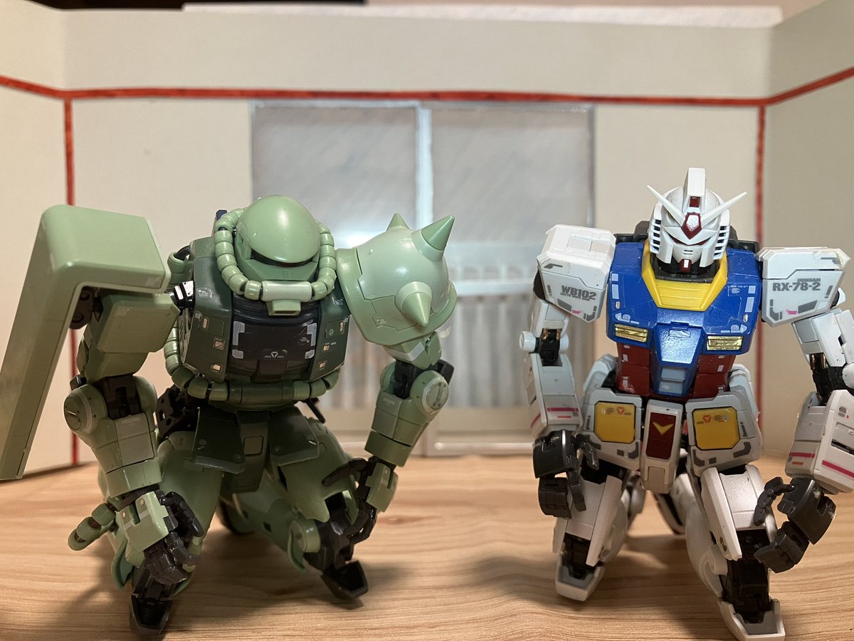 p30qb's tweet photo. 明けまして
おめでとうございます

本年もよろしくお願い
申し上げます

#ガンプラ　#ミニチュア
#ガンダムさんの日常 https://t.co/2aprYJc8MP
