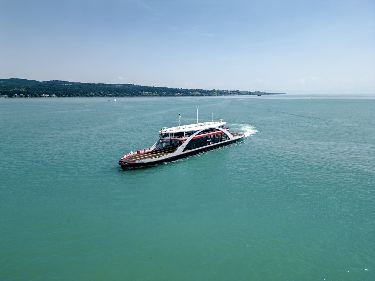 RollsRoyce's tweet photo. Europe's first inland ferry powered by a high-speed mtu Series 4000 gas engine has taken to the water on Lake Constance, Germany, without the noise, vibration or emissions of a diesel engine.
Find out more: https://t.co/NEqod2drvK
#mtuengines #fastferries #marineengines https://t.co/o46gzPYwd1