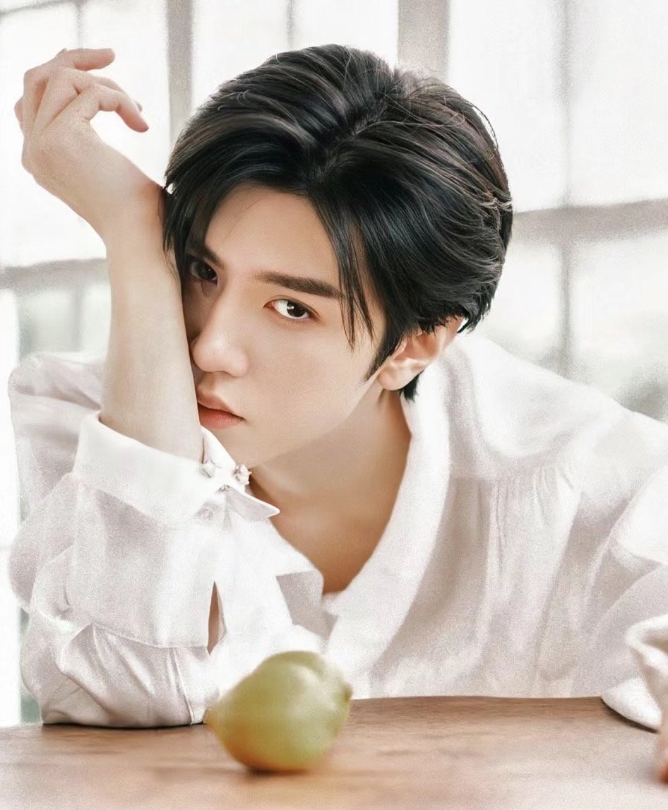 Allcbizmelons's tweet photo. 🍉Tencent’s Drama “Love On The Turquoise Land/枭起青壤”

Genre: Modern suspense, fantasy

Director: Tian Li (Tientsin Mystic)

Starring: #Dilireba, #ChenZheyuan

#CDrama https://t.co/ymw7sa1yXT
