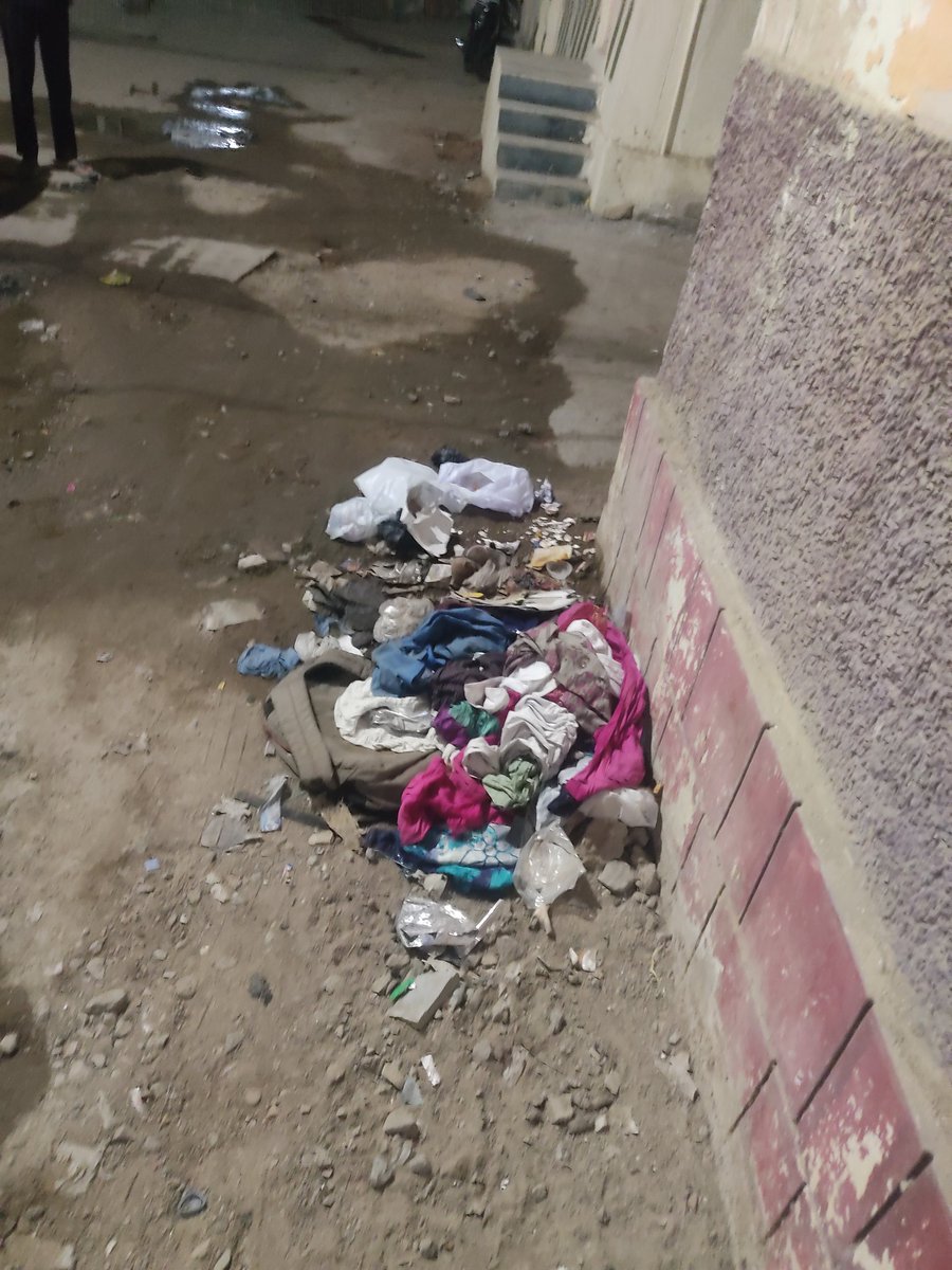 szaffar1's tweet photo. @GHMCOnline The garbage was not
Getting collected after street https://t.co/JW9R4NYA2x is lying since 3 days  Location opp borewell near Hyderabad Mission school, shakker gunj, Shah Ali banda Hyderabad. https://t.co/5vPvU5IHiv
