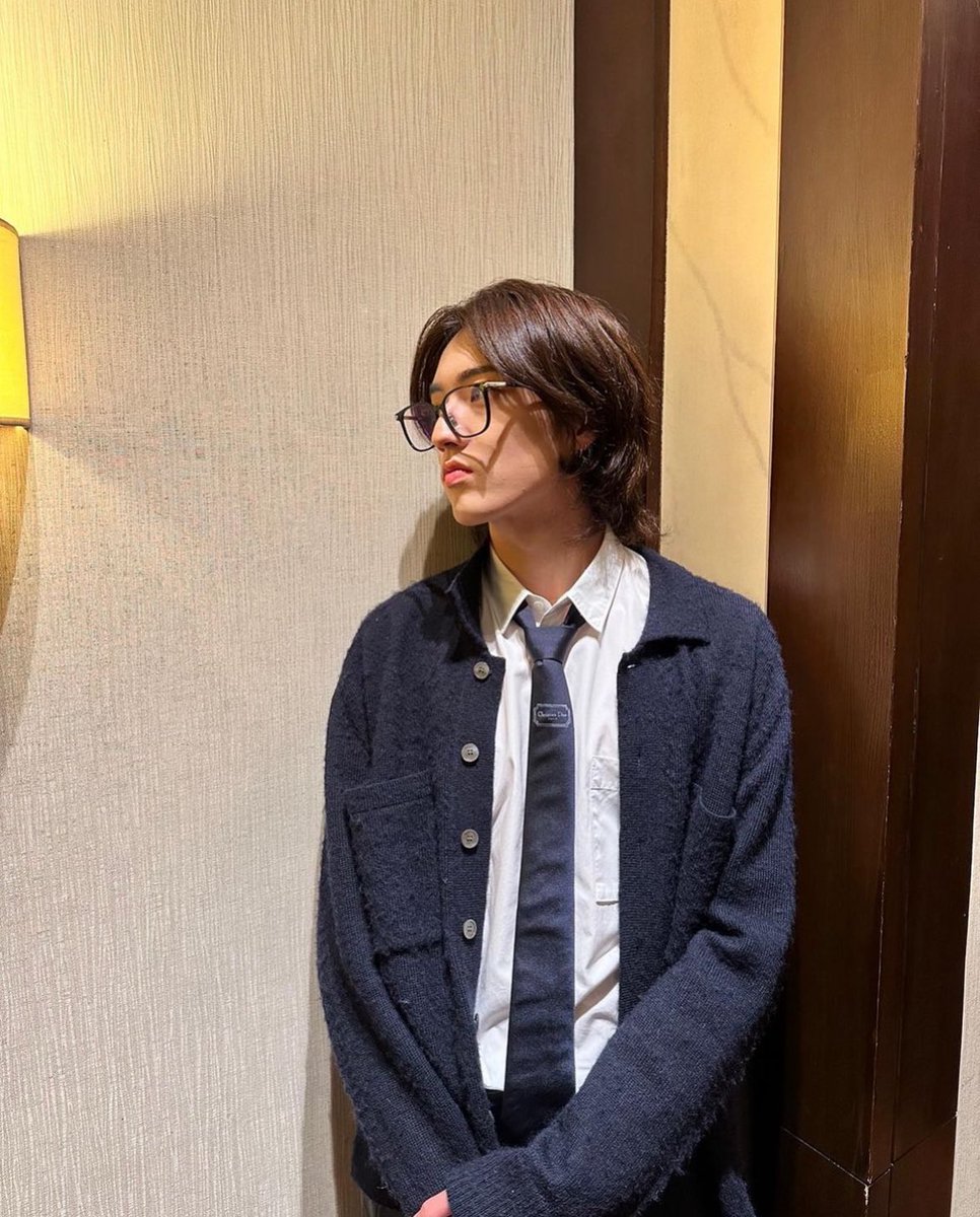 Kawatanab2's tweet photo. 하루토 장발은...

기무타쿠도 되고                     갸루도 되고
나나도 되고                            최종ㅆㅅㅌㅊ남자가되... https://t.co/N55wkPY7nX
