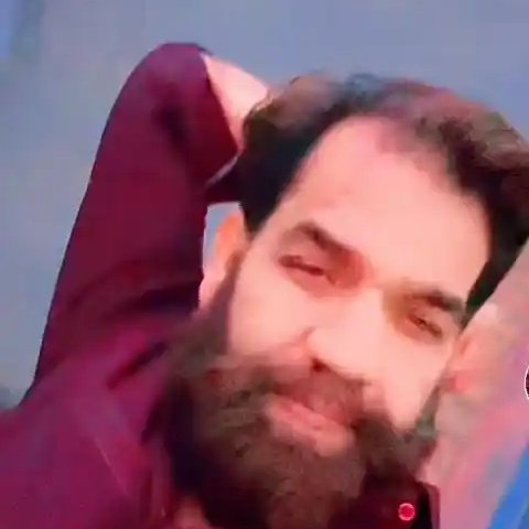 رکھ فقیرا دنیا اتے ایسا بین کھلون 
کول ھوویں تے ہسن لوکی ٹر جاویں تے رون
ٹیم حق پاکستان 
چیئرمین لالا ابراھیم مغل گجرانوالیہ نٹ ورک