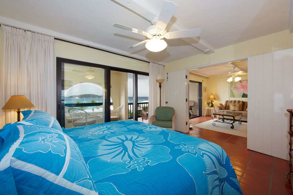 StThomasParadis's tweet photo. Luxuriate in opulence at our East End retreat! Immerse in 3-BR Beach View Vacation Condos - a haven of luxury. Lavish king masters overlook the ocean, while a perfect Queen room with a trundle bed awaits. #EastEndRetreat #BeachViewCondos #LuxuryGetaway https://t.co/eb1CPl8sCa https://t.co/OS5hUD6CMj