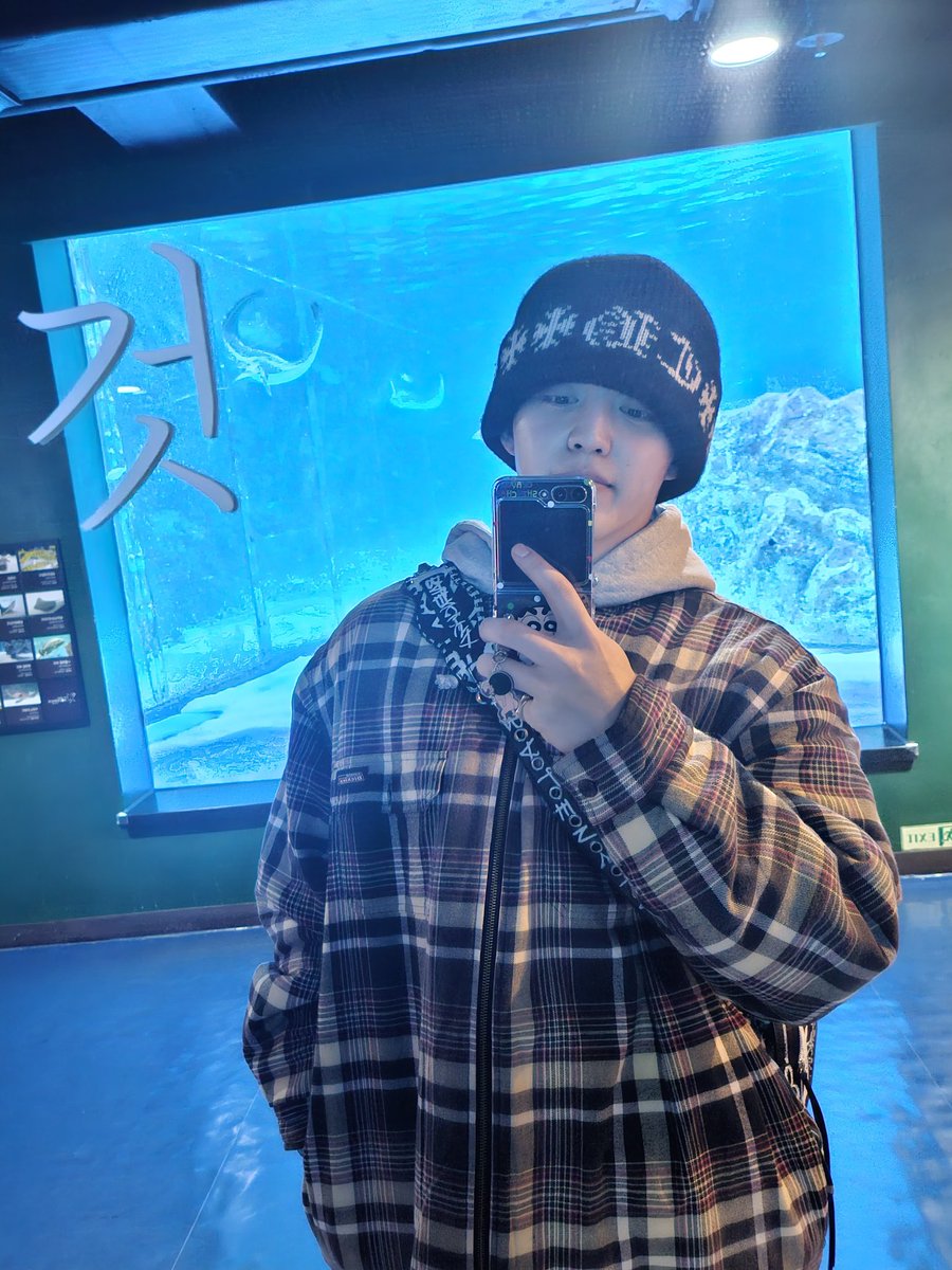 _mongjjang's tweet photo. matchy 👽 https://t.co/eWMpxcSDgv