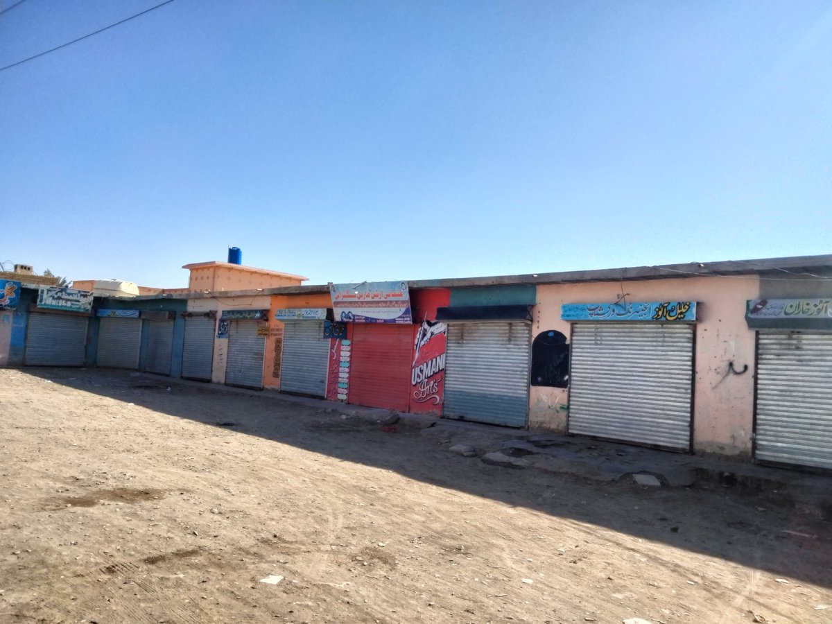 RaskohiSafar's tweet photo. خاران ،بلوچ یکجتی کمیٹی کے زیر اہتمام شٹر ڈاؤن ہڑتال کی کال پر خاران میں بھی آج مکمل شٹر ڈاؤن ہڑتال کی جارہی ہے ، https://t.co/YLT2Q04aCf