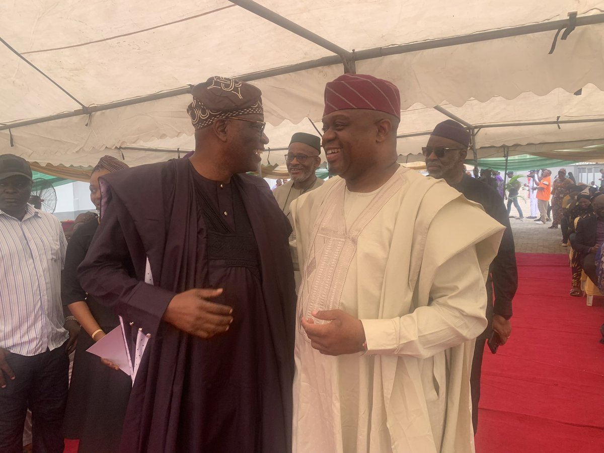 The Femi Gbajabiamila Hall of Residence at <a href="/UnilagNigeria/">University of Lagos</a> will be officially commissioned today.

The 484-bed hostel facility is the landmark contribution of the Chief of Staff to the President, <a href="/femigbaja/">Femi Gbajabiamila</a>, to the physical infrastructure development of his Alma Mater.

Thread👇🏾