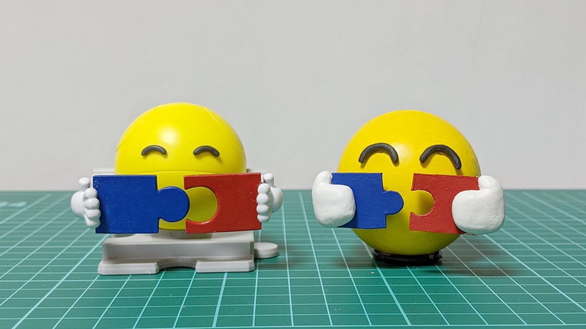 thitaringo's tweet photo. 別アングルやら初代スナップフィットくんと
後ろから見るとモロにハロのまんま
というか腕もちょうどハロプラに空いてた穴をつかってるんではずして裏がえすと無改造の普通のハロプラとしても飾れそう
今年もこんな感じの思いつきの勢い大事に色々遊んでいきたいですなー
#SNAPFIT #スナップフィット https://t.co/k7dmUA1Dfh