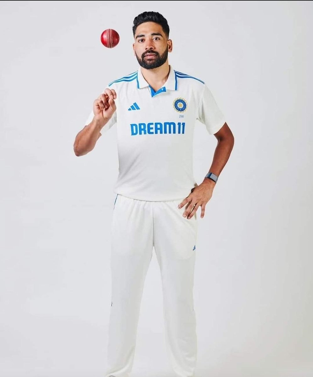 pradeepsehgal's tweet photo. That's a 5-FER for @mdsirajofficial 🔥🔥

His first five-wicket haul in South Africa and third overall.

#SAvIND #INDvsSA #INDvSA #Siraj #Bumrah #TeamIndia #Jaiswal #RohitSharma #ViratKohli # https://t.co/eYkyulkJuP