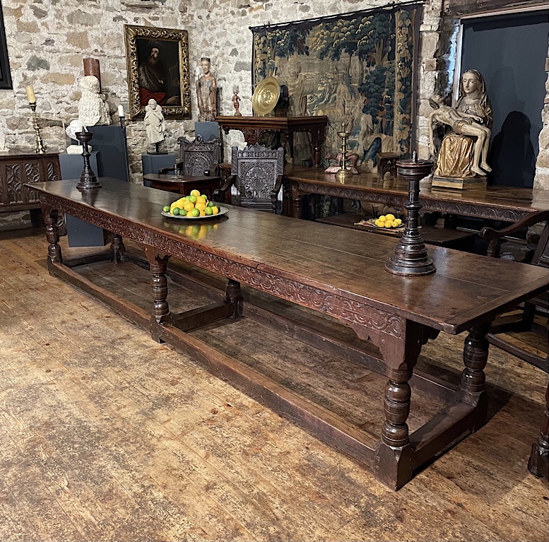 jackie_simonini's tweet photo. The magnificent “mitton hall” 17th century english oak refectory table. Circa 1640. 

https://t.co/efqaqyJctK

#refectorytable #oakrefectorytable #antiqueoaktable #antique #furniture https://t.co/WIYwoU2dQK