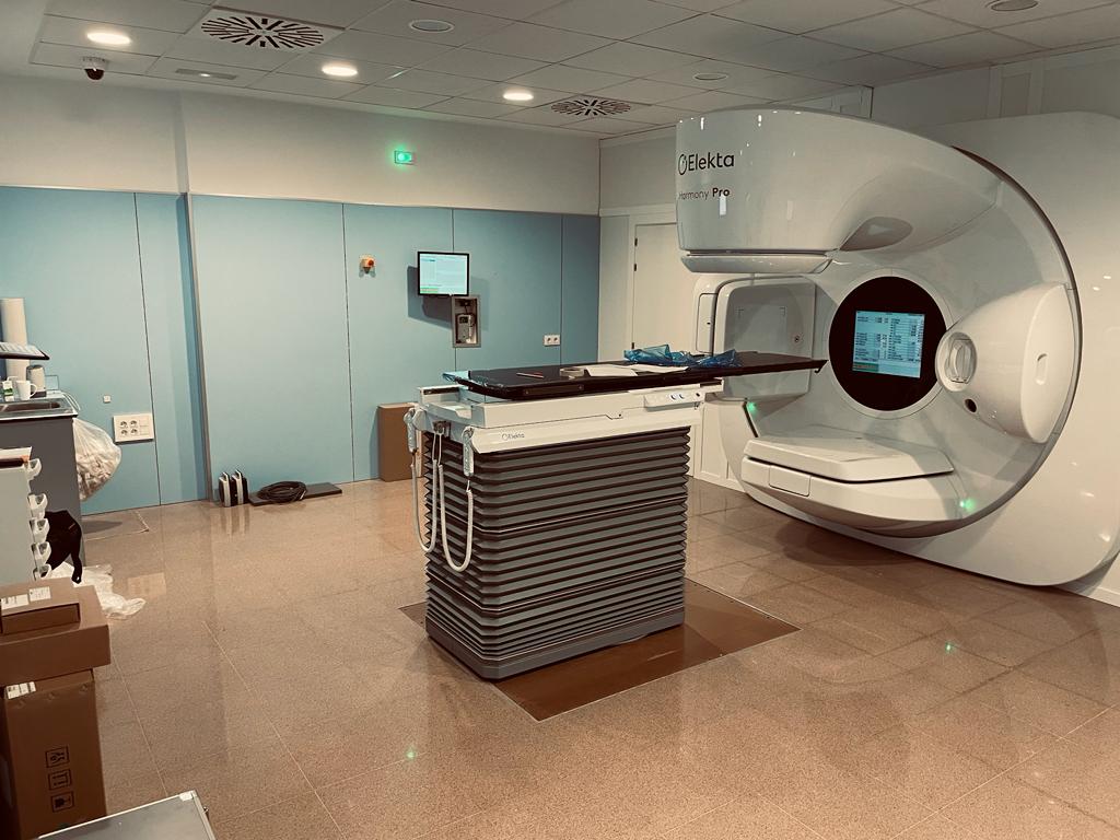 GrupoElecnor's tweet image. Adaptamos los espacios del Hospital Universitario de Cáceres, para la implantación de un Acelerador Lineal de Electrones ⚛️.  

👷 Desarrollamos la instalación eléctrica y de iluminación del nuevo búnker, para el desarrollo de una sala de tratamiento y de técnica del #LINAC.