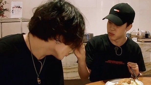 kookmindailys's tweet photo. domestic jikook ♡︎ https://t.co/ab6TOKANdY