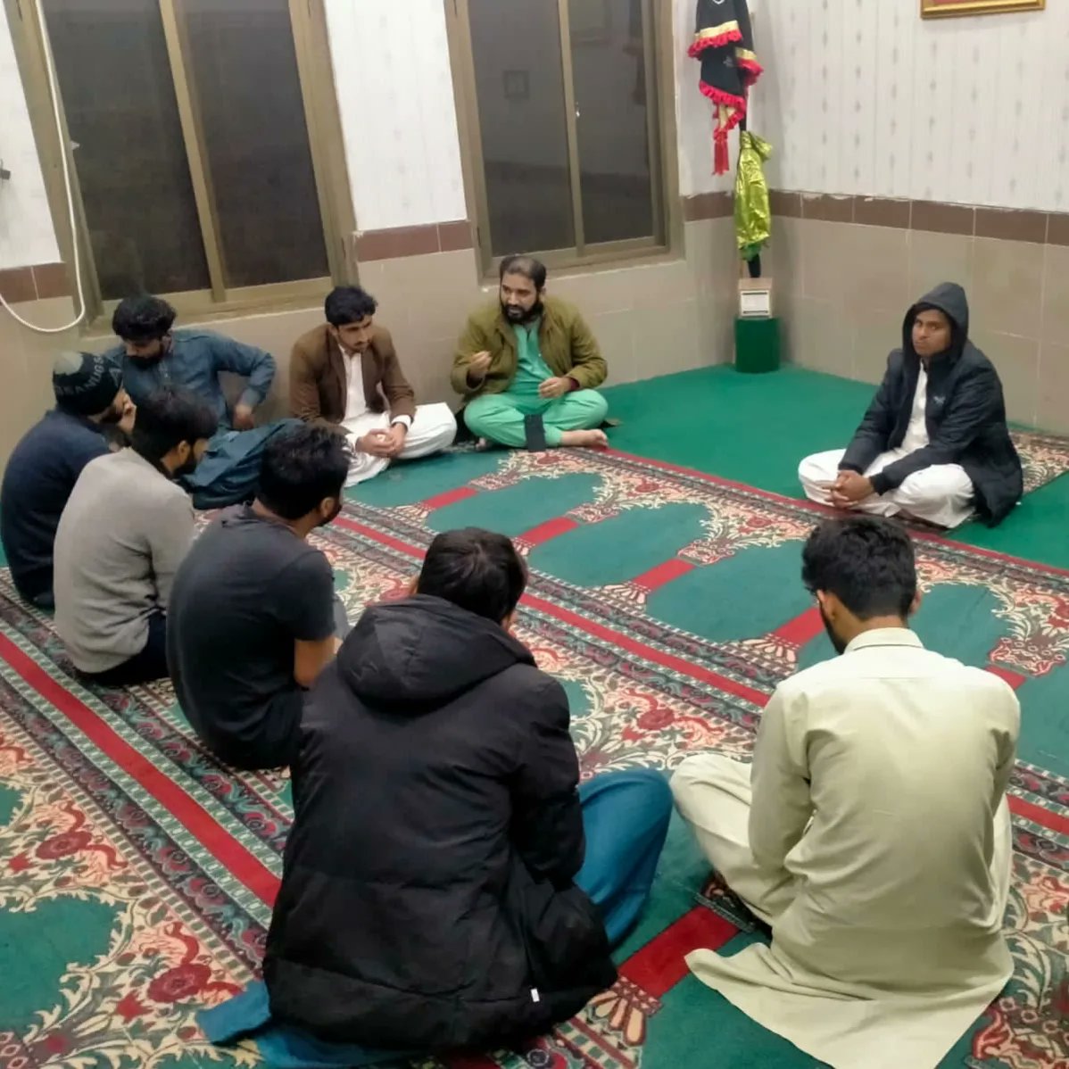 isopakmultan's tweet photo. آئی ایس او پاکستان ملتان ڈویژن نشتر میڈیکل یونیورسٹی یونٹ کی جانب سے 20جمادی الثانی ولادت باسعادت حضرتِ فاطمتہ الزہرہ س کو یومِ مادر کے طور پر منایا گیا۔ جس میں برادران نے خراج عقیدت پیش کیا۔ سئینر برادر ڈاکٹر تصدق نے برادران سے گفتگو کی اور ولادت کی مناسب سے کیک کاٹا گیا۔ 

#IMC https://t.co/i9leRvNYdD