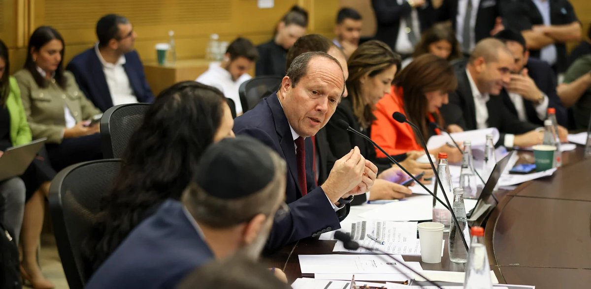 בשנה האחרונה, ניר ברקת הבטיח:

1. לפתוח יבוא ע"פ תקינה אירופאית (הכי חשוב בפער)
2. לאסור על שיווק בבלעדיות של יותר מיצרן אחד
3. להדיח את הממונה על התחרות
4. להכריח חברות גדולות לחשוף את העלויות שלהן
5. להוזיל את המזון הטרי ולסייע לחקלאות

כמה מזה קרה? נחשו וכנסו לכתבה בציוץ הבא: