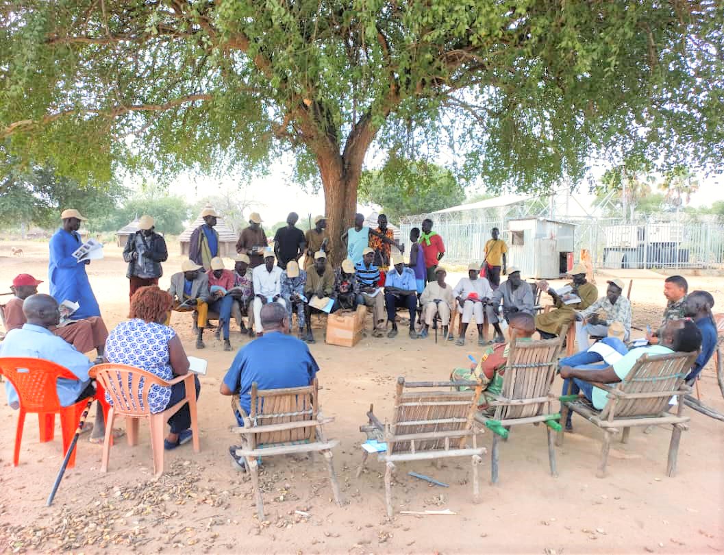 In 2️⃣0️⃣2️⃣4️⃣, #PeaceBegins with mutual understanding. #UNMISS peacekeepers in Lakes State, #SouthSudan🇸🇸, began the year with a visit to Rumbek East to explain our mandate 📜 and listen to community concerns in the area. #A4P