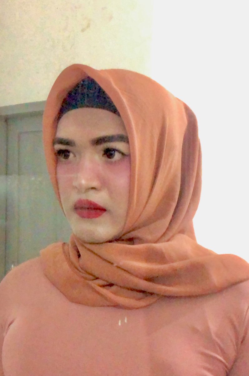 Diana crossdresser tweet media