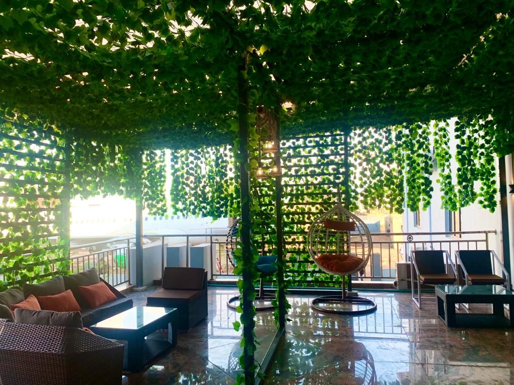 SupremeContine1's tweet photo. New year, new reasons to treat yourself! 🌆
Embrace the midweek with a stay at @SupremeContine1, where luxury meets rejuvenation.
Your perfect getaway is just a reservation away. Elevate your midweek experience!!. #LuxuryEscape #MidweekIndulgence https://t.co/NuoZMUgEGY