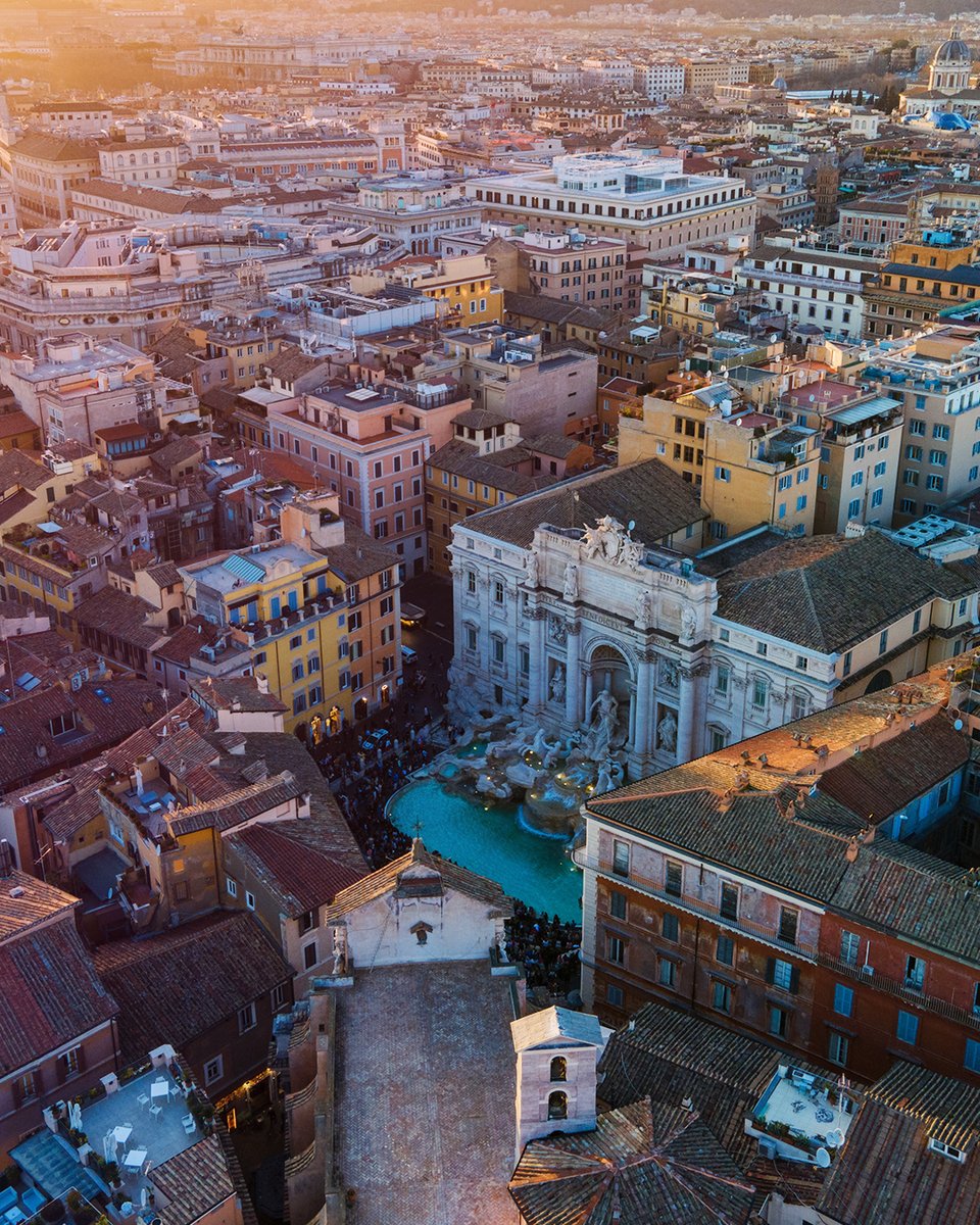 One of our favourite cities to WIZZ to is Rome, especially when you get to see this amazing city from above 😍 Fly here to see these beautiful sights for yourself ✈️ brnw.ch/21wFLN5