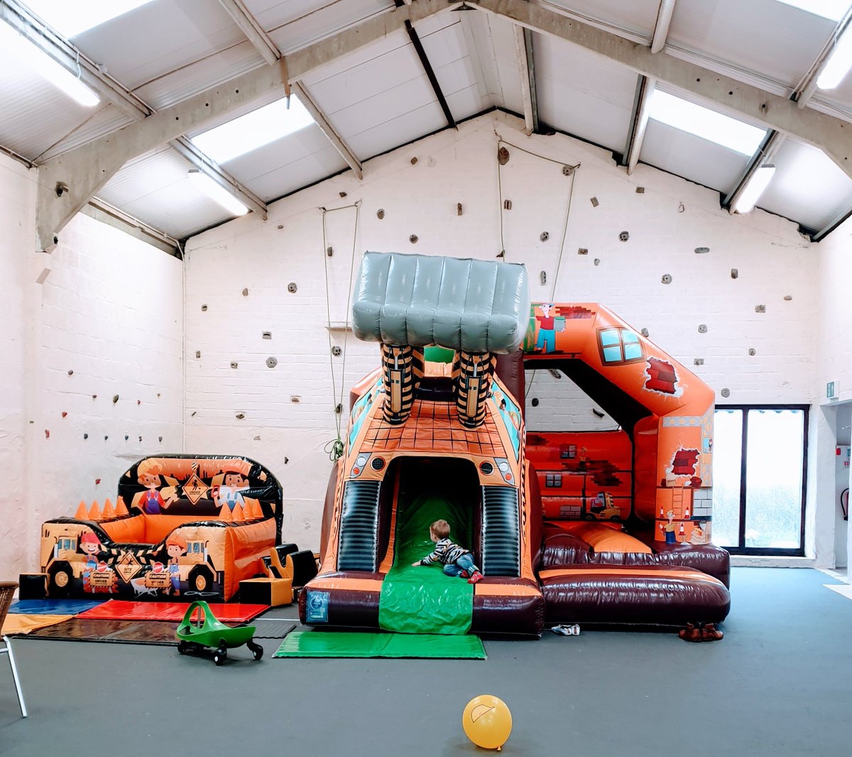 Party Time🥳 Our Activity Barn is a great versatile for all occasions.
For more information see link in bio or email hello@clynefarm.com

#BarnHire #BirthdayPartyRoomHire #RoomHire #ClyneFarmCentre #FamilyRunBusiness #BookDirect #Swansea #SwanseaBay #Mumbles #Gower #LoveGower