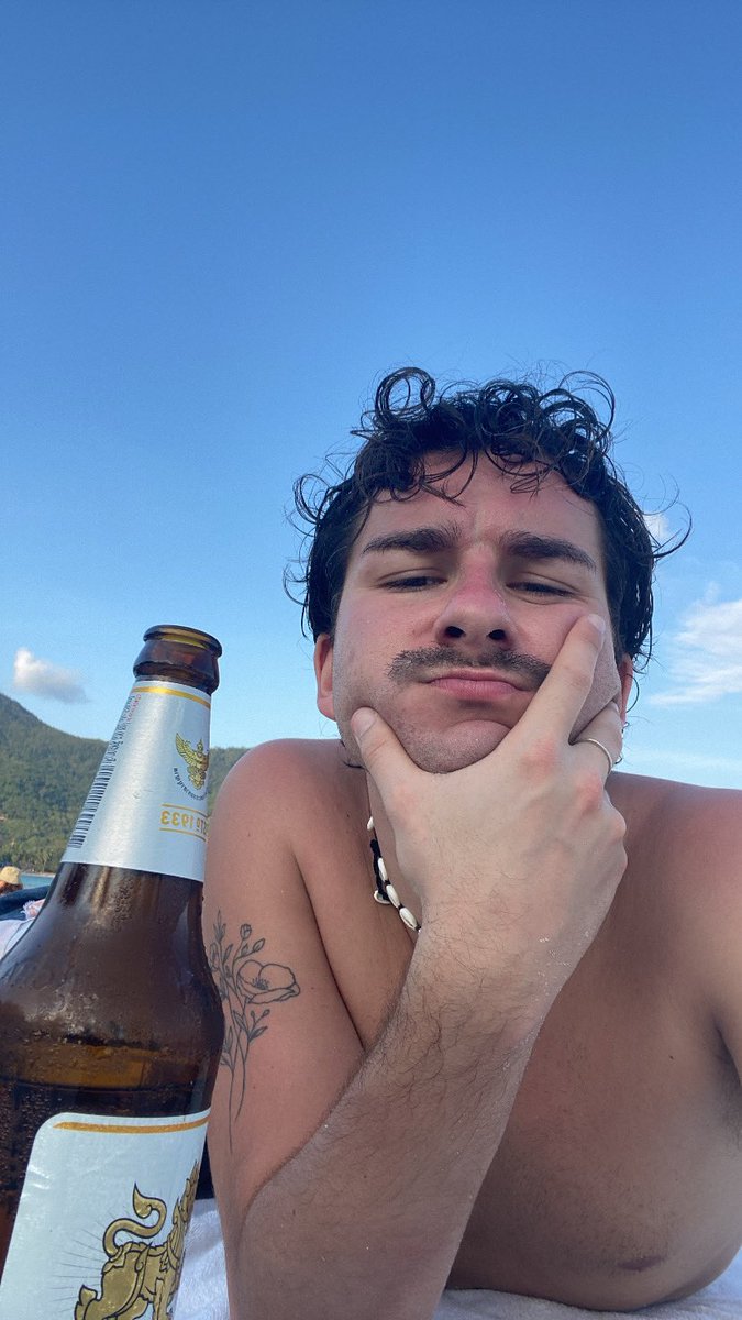 08branny's tweet photo. Island girl https://t.co/SBmBC0SsRI