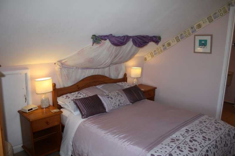 TheBBDirectory's tweet image. 🛌 Bre-Pen Farm welcomes you to a haven of wonderful B&amp;amp;B accommodation. Immerse yourself in the beauty of rural landscapes with the stunning beach of Mawgan Porth just a short journey away.
thebandbdirectory.co.uk/13226 
#BandB #WarmWelcome #WorkingFarm #Rural #Coast #MawganPorth