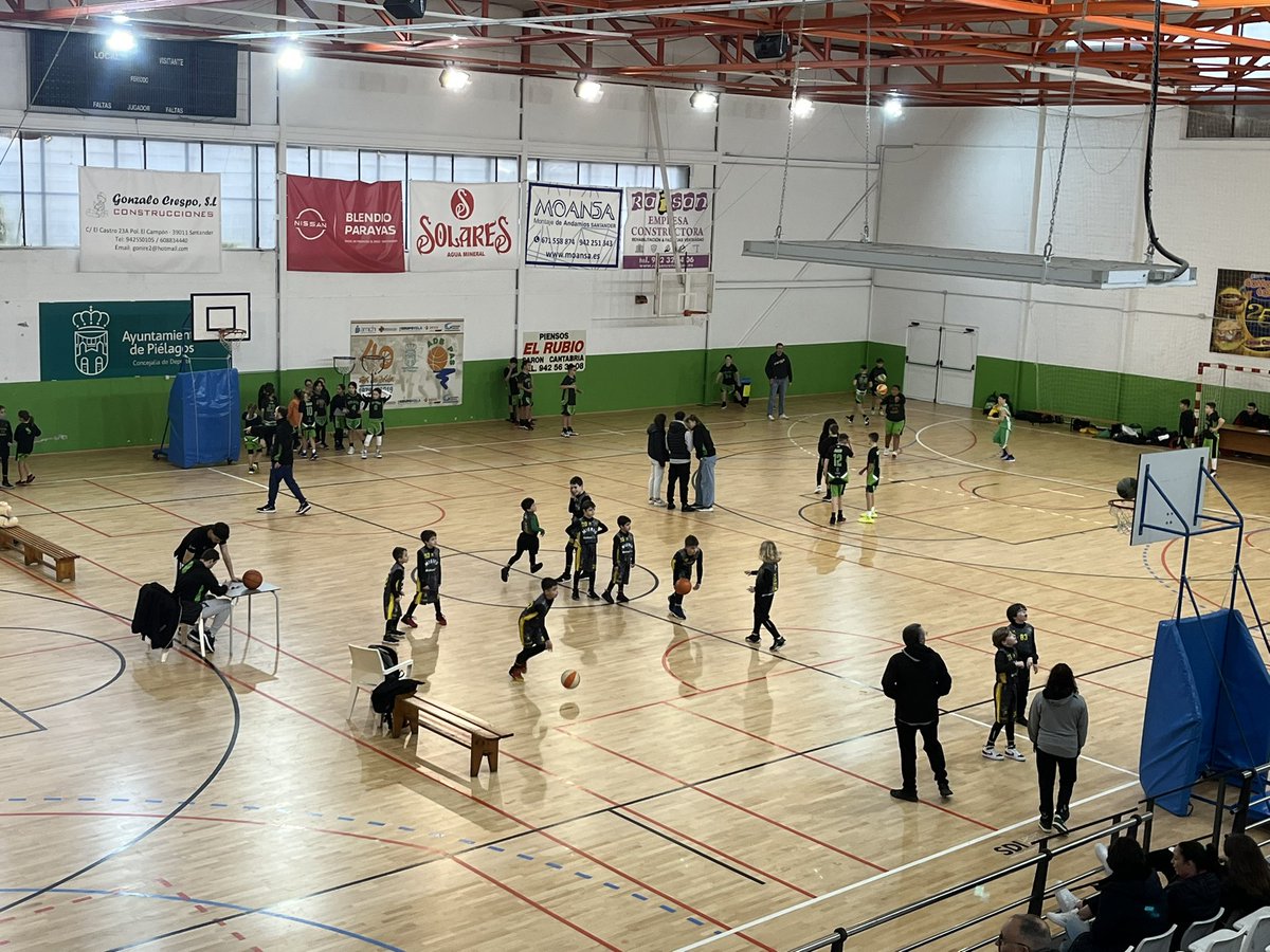 BVM2012's tweet photo. JORNADA DE CONVIVENCIA PIÉLAGOS 2024!!!

Ya calentando en el polideportivo de Renedo nuestros equipos alevines y benjamines para participar en una nueva jornada de convivencia organizada por @PasPielagos, a los que agradecemos su invitación, un año más….
#bvm2012 https://t.co/M0DNaoi4eV