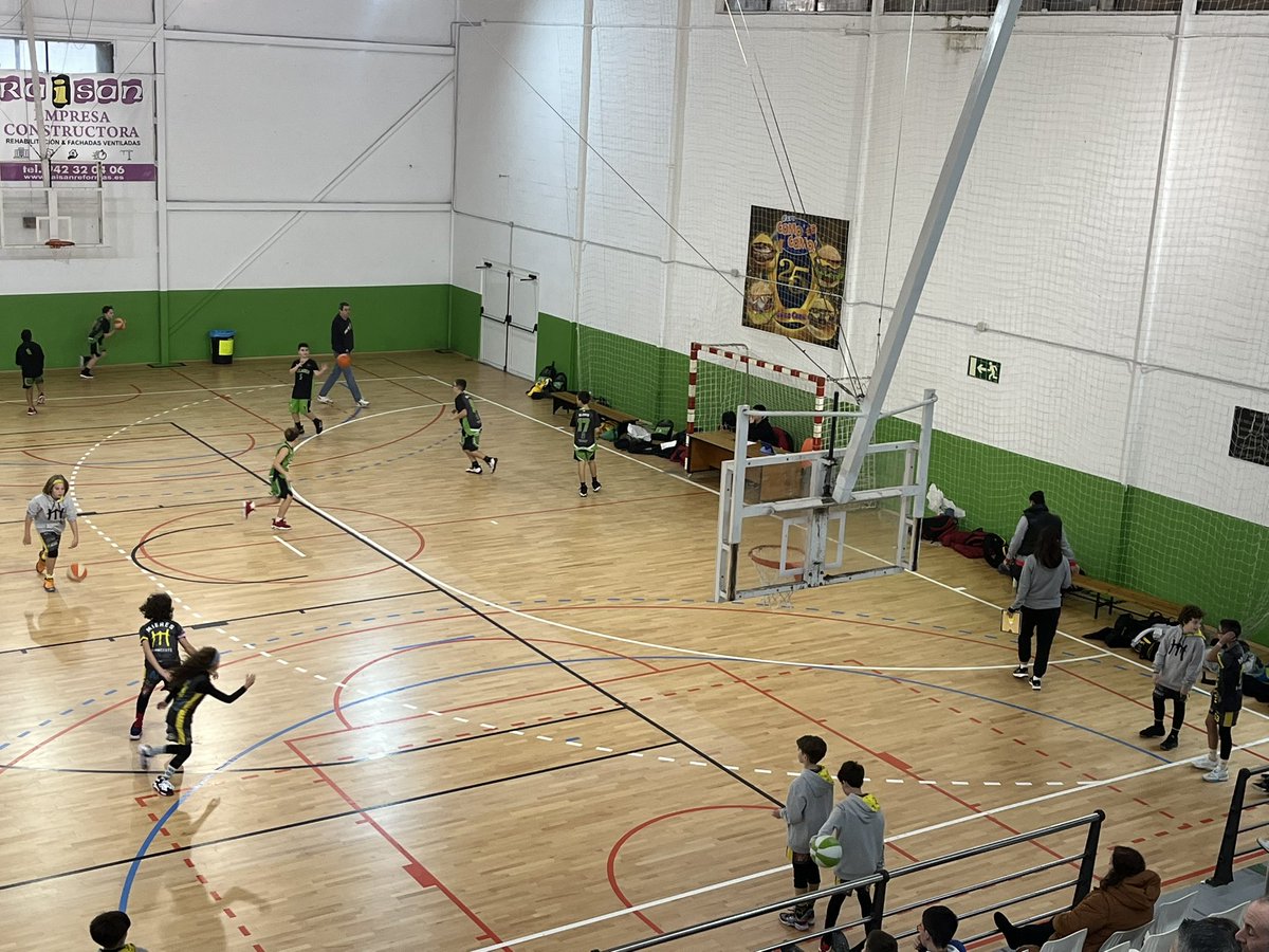 BVM2012's tweet photo. JORNADA DE CONVIVENCIA PIÉLAGOS 2024!!!

Ya calentando en el polideportivo de Renedo nuestros equipos alevines y benjamines para participar en una nueva jornada de convivencia organizada por @PasPielagos, a los que agradecemos su invitación, un año más….
#bvm2012 https://t.co/M0DNaoi4eV