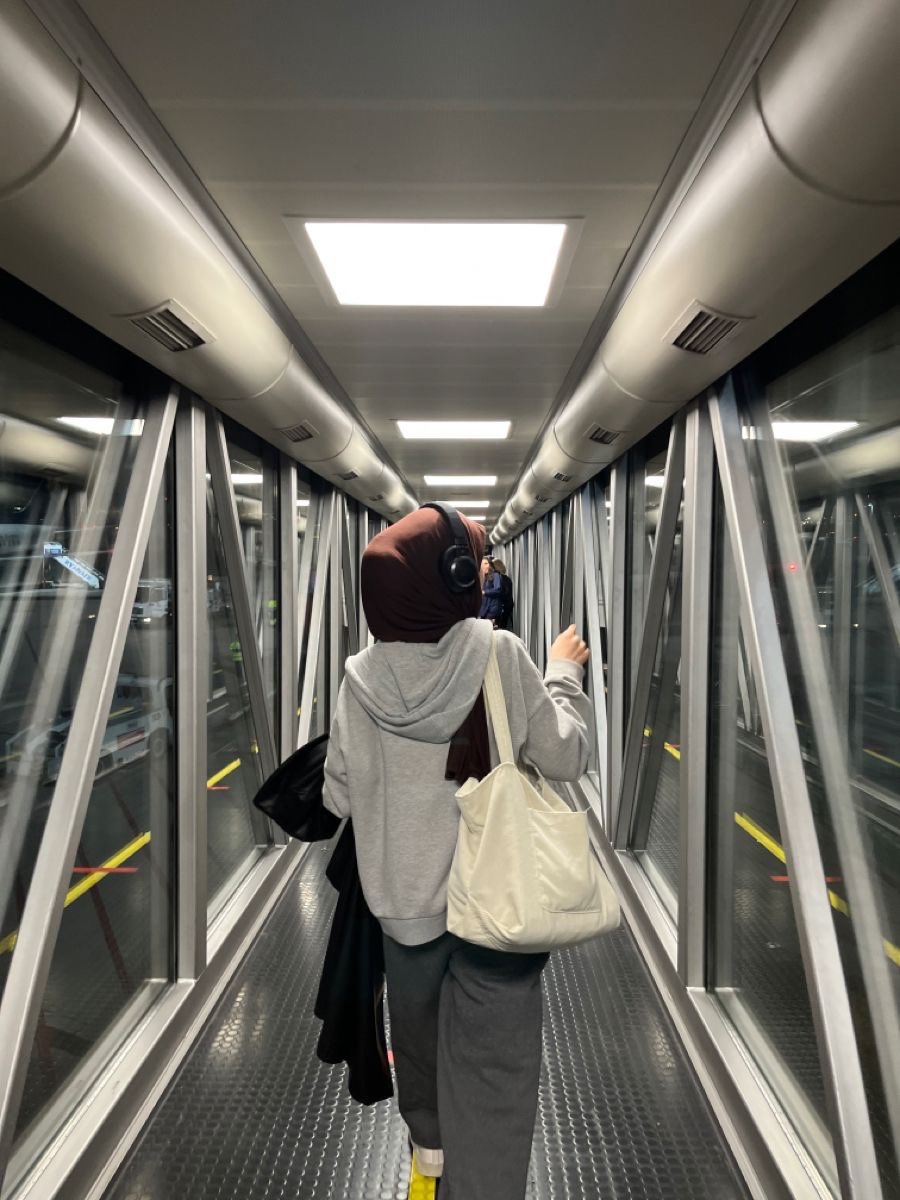 eric__twn's tweet photo. Pour 2024 j’espère traverser ce couloir plusieurs fois https://t.co/hd3u9YMqHz