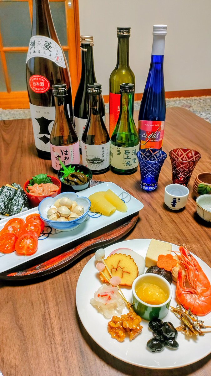 川崎さん <a href="/kwsk_365/">かわさき@広報・採用</a> と
うちにたくさんあった日本酒楽しむ会開催ー！

上手にできた自家製の塩辛と用意したおつまみ達、喜んでもらえてよかった❤
