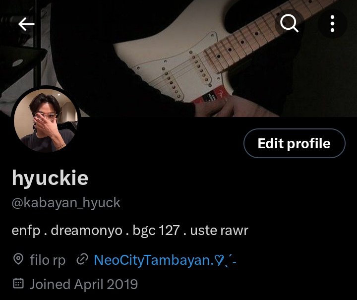 kabayan_hyuck's tweet photo. bakit ba nagtatakip ka ng mukha sa pfp mo 'dol? pogi pogi ng mukha mo tas tatakpan mo lang? https://t.co/hgrdfGfY6Q